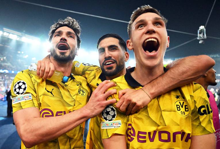 Borussia Dortmund Jersey 2023/24